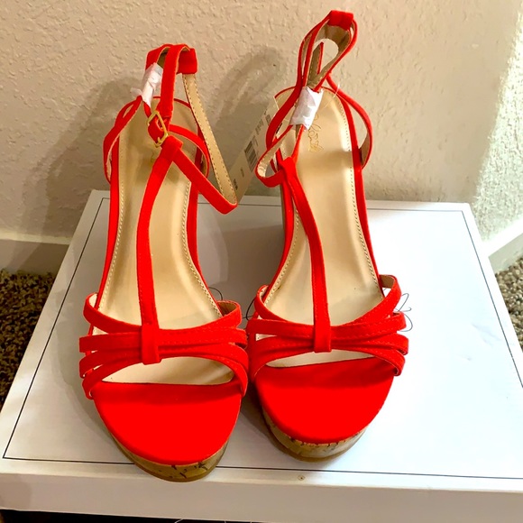 Jaclyn Smith wedges - Picture 2 of 2